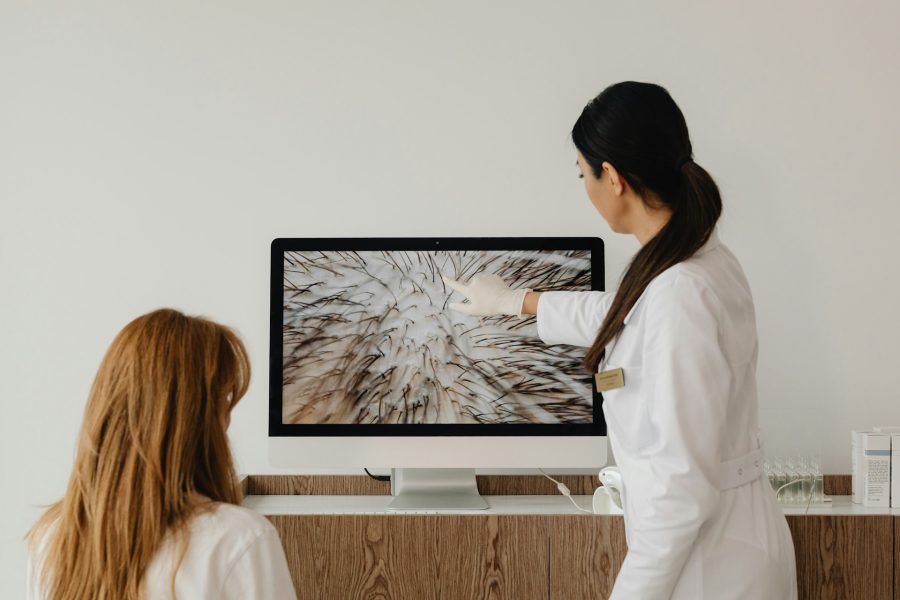 Managing Hair Loss Anxiety with a Professional Hair Loss Clinic